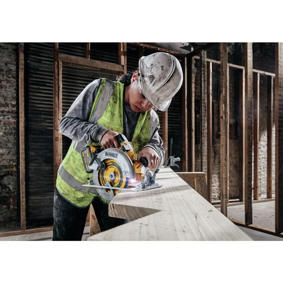 Factory Reconditioned Dewalt 20V MAX Brushless Lithium-Ion 7-1/4 in. Cordless Circular Saw with FLEXVOLT ADVANTAGE (Tool Only)