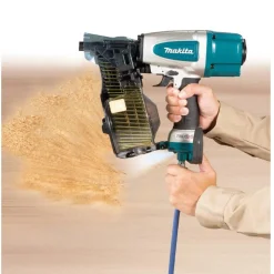 Factory Reconditioned Makita 2-1/2 in. 15 Degree Siding Coil Nailer