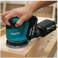 Factory Reconditioned Makita 18V LXT Lithium-Ion 5 in. Cordless Random Orbit Sander Kit (3 Ah)