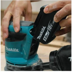 Factory Reconditioned Makita 18V LXT Lithium-Ion 5 in. Cordless Random Orbit Sander Kit (3 Ah)