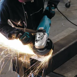 Factory Reconditioned Makita 7 in. Trigger Switch 15 Amp Angle Grinder