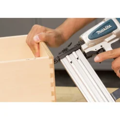 Factory Reconditioned Makita 18 Gauge 2 in. Brad Nailer Kit