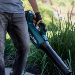 Factory Reconditioned Makita 18V LXT Brushless Lithium-Ion 13 in. Cordless String Trimmer and Blower Combo Kit (4 Ah)