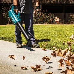 Factory Reconditioned Makita 18V LXT Brushless Lithium-Ion 13 in. Cordless String Trimmer and Blower Combo Kit (4 Ah)