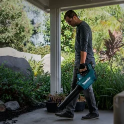 Factory Reconditioned Makita 18V LXT Brushless Lithium-Ion 13 in. Cordless String Trimmer and Blower Combo Kit (4 Ah)