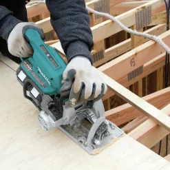 Factory Reconditioned Makita XSR01PT-R 18V X2 LXT (36V) Brushless Cordless Rear Handle 7-1/4 in. Circular Saw Kit (5 Ah)