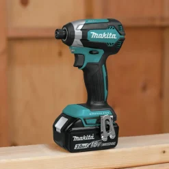 Factory Reconditioned Makita XDT131-R 18V LXT 3.0 Ah Cordless Lithium-Ion Brushless Impact Driver Kit
