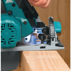 Factory Reconditioned Makita 18V LXT Brushless Lithium‑Ion 6‑1/2 in. Cordless Circular Saw (Tool Only)