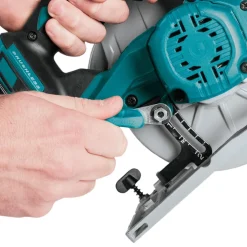 Factory Reconditioned Makita 18V LXT Brushless Lithium‑Ion 6‑1/2 in. Cordless Circular Saw (Tool Only)