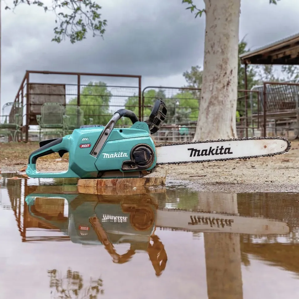 Factory Reconditioned Makita 40V max XGT Brushless Lithium-Ion 18 in. Cordless Chain Saw Kit (5 Ah)