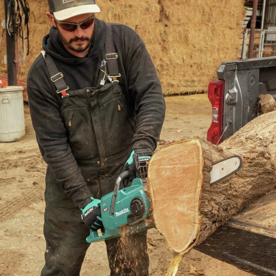 Factory Reconditioned Makita 40V max XGT Brushless Lithium-Ion 18 in. Cordless Chain Saw Kit (5 Ah)