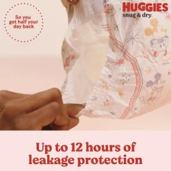 Kimberly-Clark Sung and Dry 35 lbs. and Up Diapers - Size 6 (104/Carton)