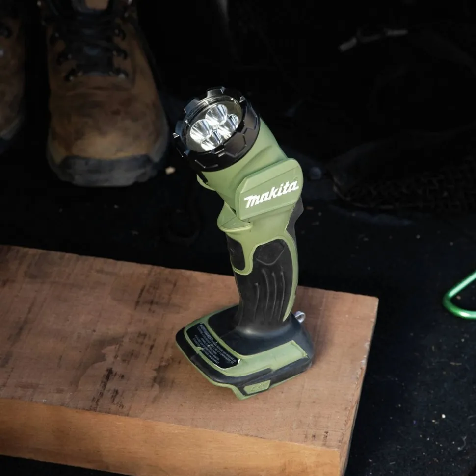 Makita Outdoor Adventure 18V LXT Lithium-Ion Cordless L.E.D. Flashlight (Tool Only)