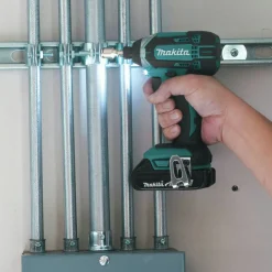 Makita 18V LXT Brushed Lithium-Ion 1/2 in. Cordless Drill Driver/1/4 in. Impact Driver Combo Kit (1.5 Ah)