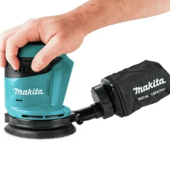 Makita 18V LXT Lithium-Ion 5 in. Cordless Random Orbit Sander and 2 Batteries with Rapid Optimum Charger Bundle (4 Ah)