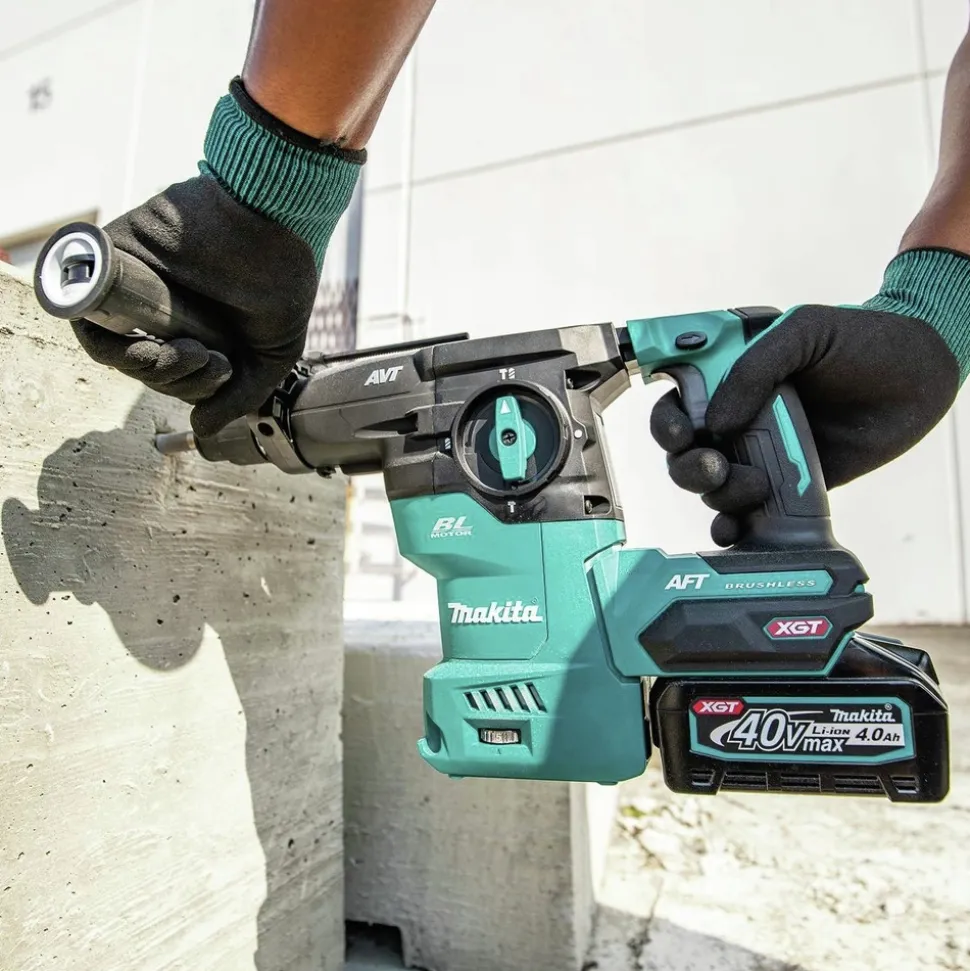 Makita 40V max XGT 1‑3/16 in. SDS‑Plus Cordless Rotary Hammer Kit with 4 Ah Battery and 4‑1/2 in. / 5 in. Angle Grinder with Electric Brake Virtual Bundle