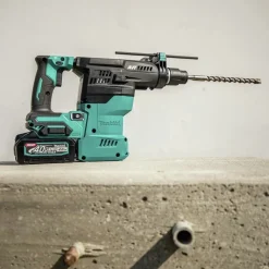 Makita 40V max XGT 1‑3/16 in. SDS‑Plus Cordless Rotary Hammer Kit with 4 Ah Battery and 4‑1/2 in. / 5 in. Angle Grinder with Electric Brake Virtual Bundle