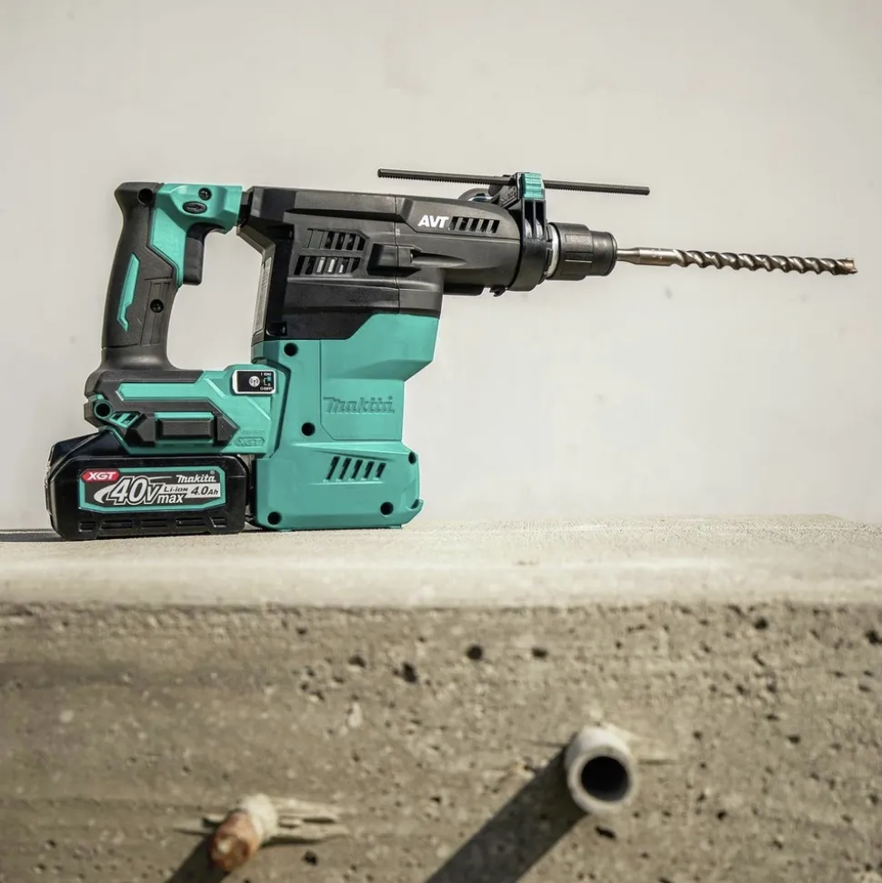 Makita 40V max XGT 1‑3/16 in. SDS‑Plus Cordless Rotary Hammer Kit with 4 Ah Battery and 4‑1/2 in. / 5 in. Angle Grinder with Electric Brake Virtual Bundle