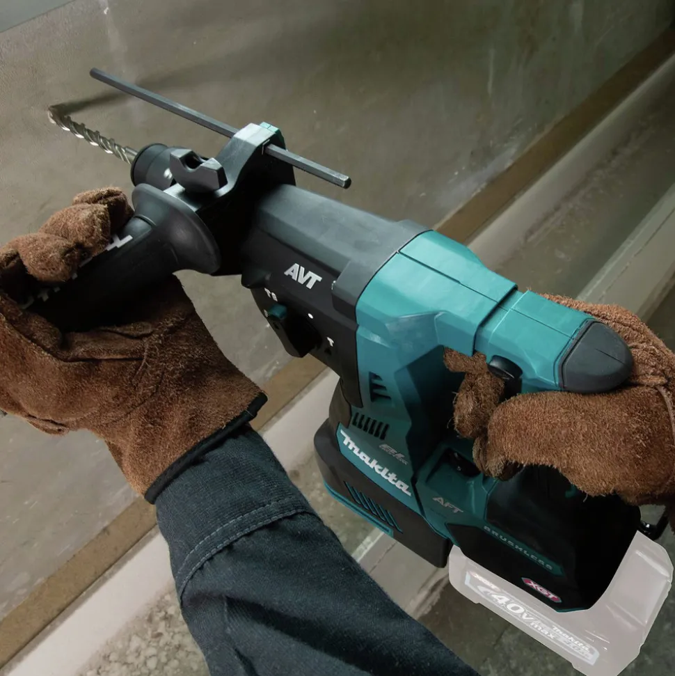 Makita 40V max XGT Brushless Lithium-Ion 1-1/8 in. Cordless AVT Rotary Hammer with Interchangeable Chuck (Tool Only)