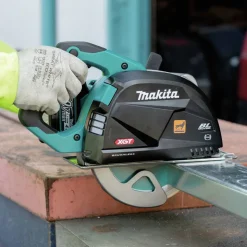 Makita 40V max XGT Brushless Lithium-Ion 7-1/4 in. Cordless Metal Cutting Saw Kit with Electric Brake and Chip Collector (4 Ah)