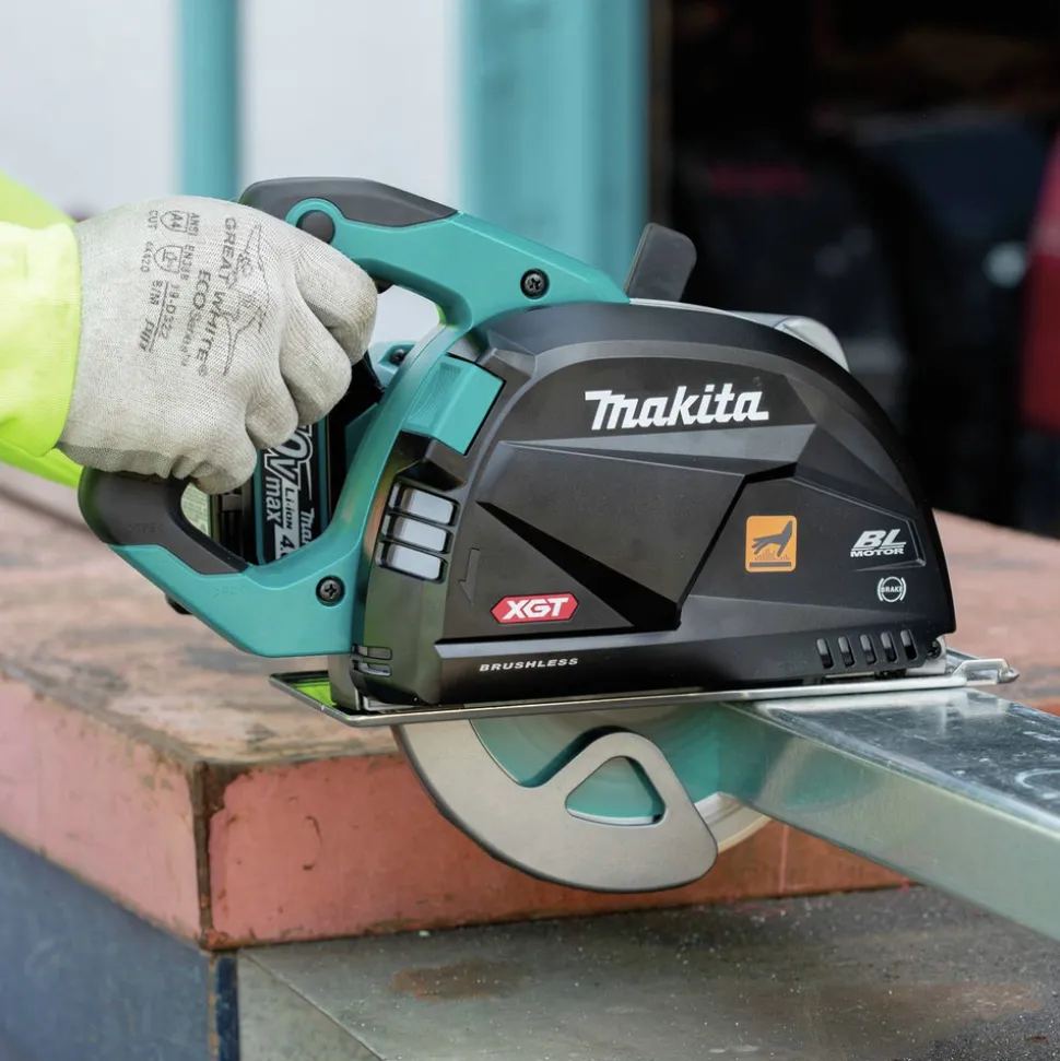Makita 40V max XGT Brushless Lithium-Ion 7-1/4 in. Cordless Metal Cutting Saw Kit with Electric Brake and Chip Collector (4 Ah)