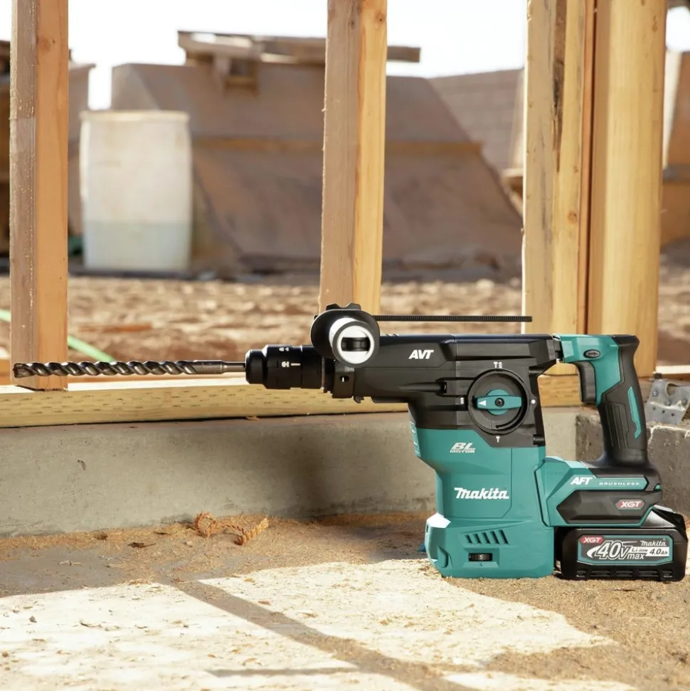Makita 40V Max XGT Brushless Lithium-Ion 1-3/16 in. Cordless AVT AWS Rotary Hammer Kit (4 Ah)