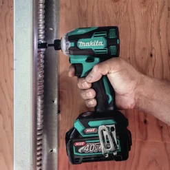 Makita 40V max XGT Brushless Lithium-Ion Cordless 4-Speed Impact Driver Kit (2.5 Ah)