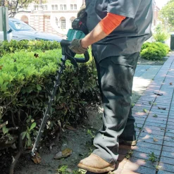 Makita 40V max XGT Brushless Lithium-Ion 24 in. Cordless Rough Cut Hedge Trimmer Kit (4 Ah)