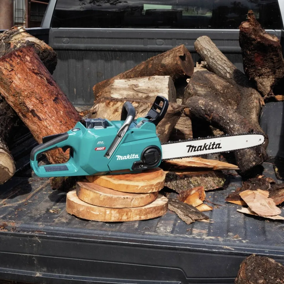 Makita 40V max XGT Brushless Lithium-Ion 18 in. Cordless Chain Saw Kit (5 Ah)
