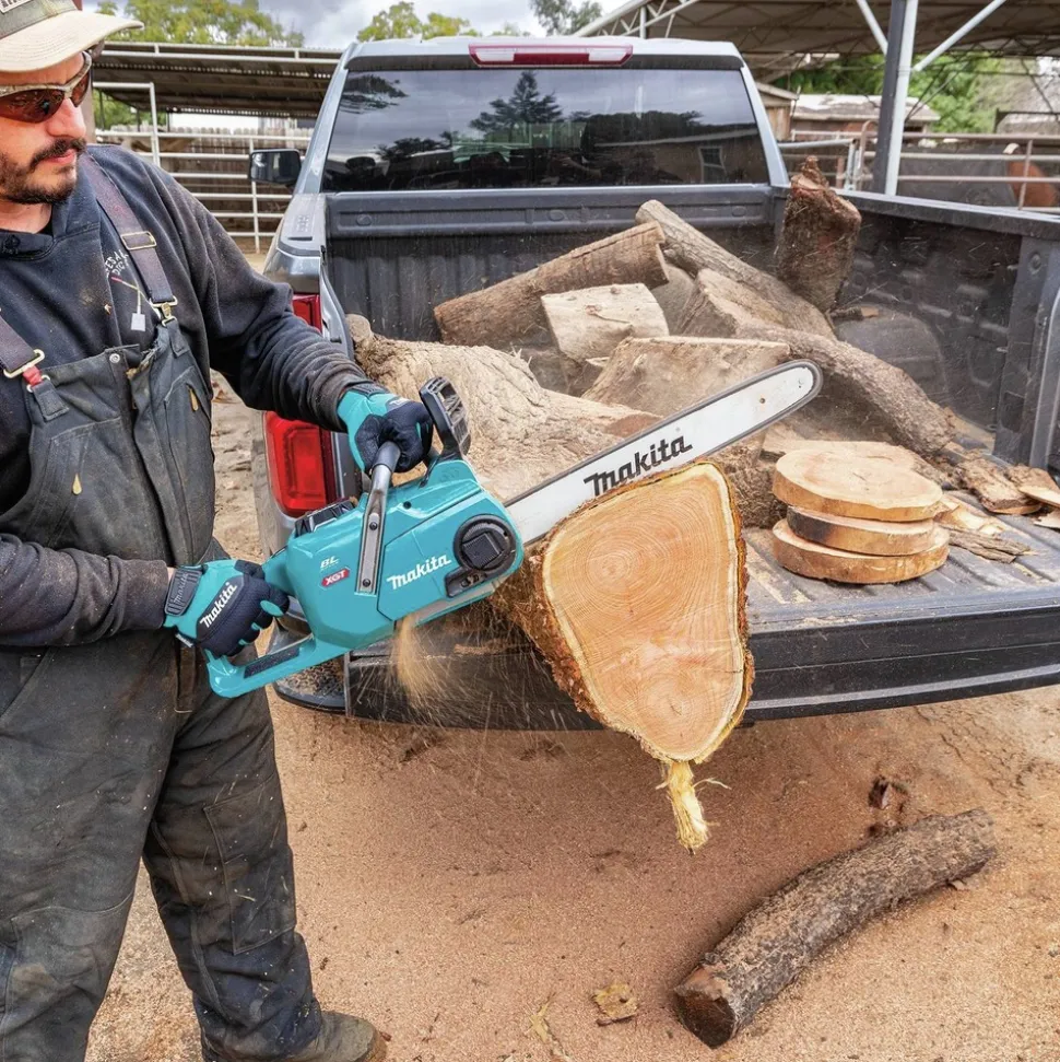 Makita 40V max XGT Brushless Lithium-Ion 18 in. Cordless Chain Saw Kit (5 Ah)