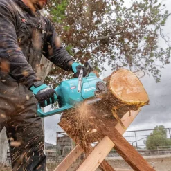 Makita 40V max XGT Brushless Lithium-Ion 18 in. Cordless Chain Saw Kit (5 Ah)