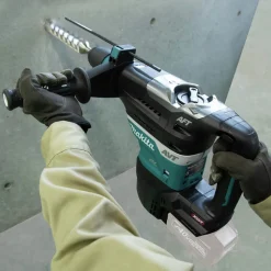 Makita 40V max XGT Brushless Lithium-Ion 1-9/16 in. Cordless AVT Rotary Hammer (Tool Only)