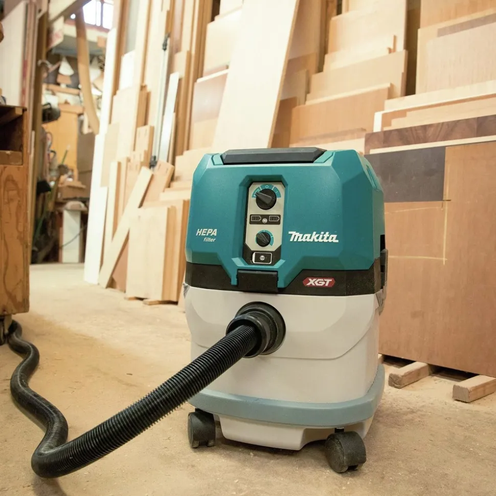 Makita 40V Max XGT Brushless Lithium-Ion 4 Gallon Cordless HEPA Filter AWS Dry Dust Extractor (Tool Only)