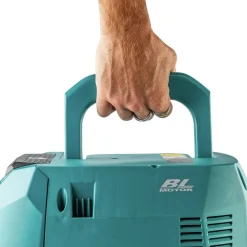 Makita 40V Max XGT Brushless Lithium-Ion 4 Gallon Cordless HEPA Filter AWS Dry Dust Extractor (Tool Only)