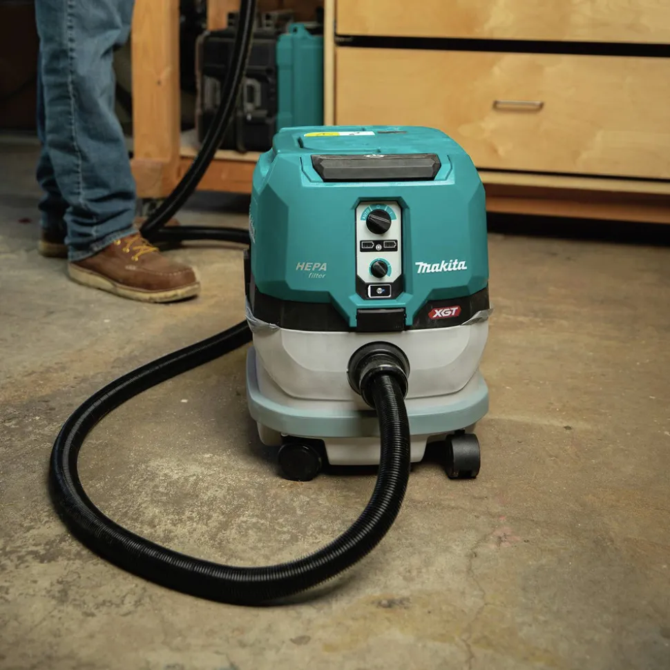 Makita 40V max XGT Brushless Lithium-Ion 2.1 Gallon Cordless AWS HEPA Filter Dry Dust Extractor Kit (4 Ah)