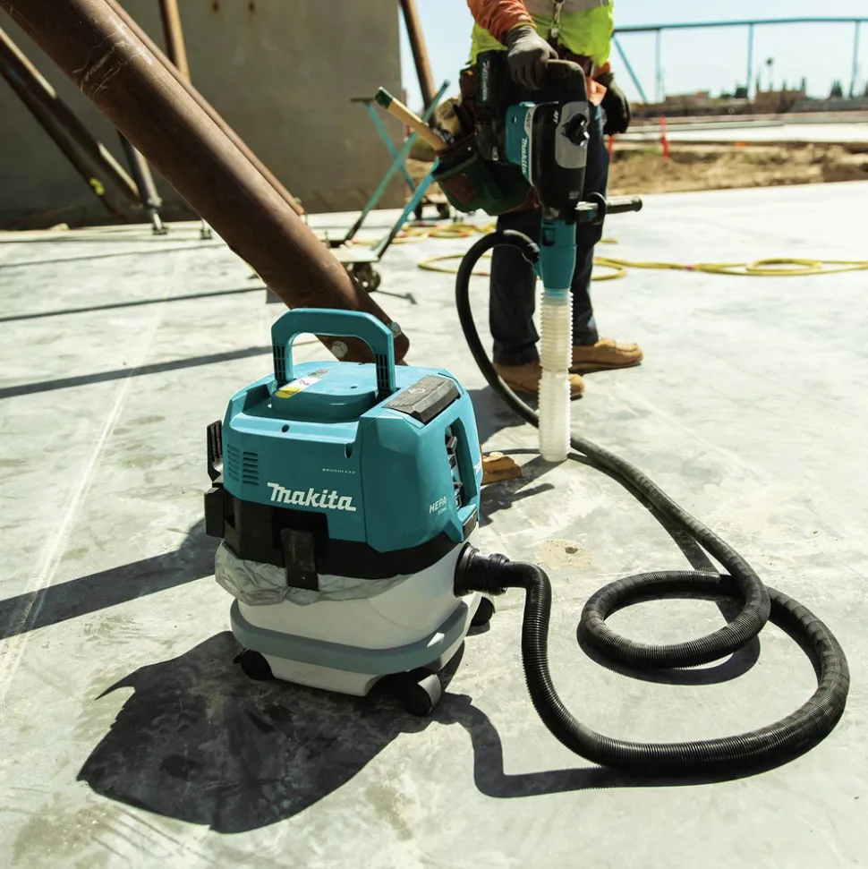 Makita 40V max XGT Brushless Lithium-Ion 2.1 Gallon Cordless AWS HEPA Filter Dry Dust Extractor Kit (4 Ah)