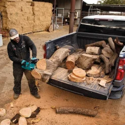 Makita 40V max XGT Brushless Lithium-Ion 18 in. Cordless Chain Saw Kit (5.0Ah)