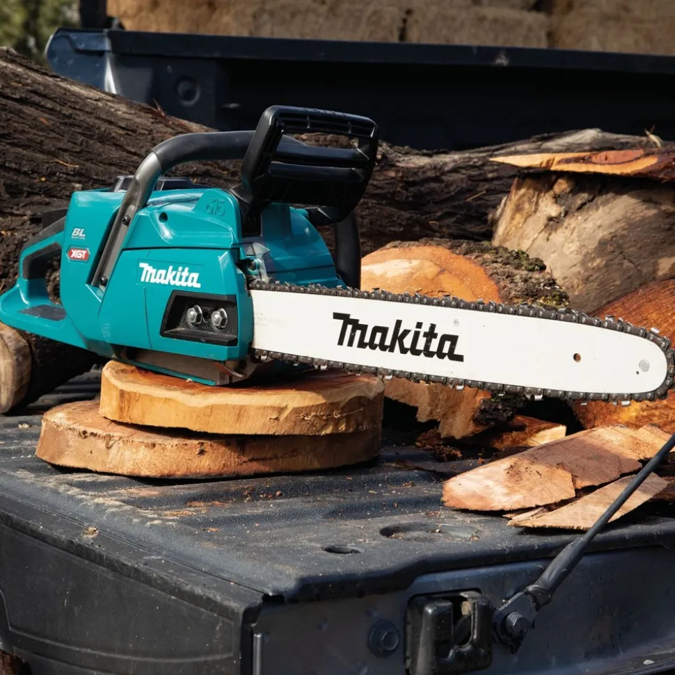 Makita 40V max XGT Brushless Lithium-Ion 18 in. Cordless Chain Saw Kit (5.0Ah)