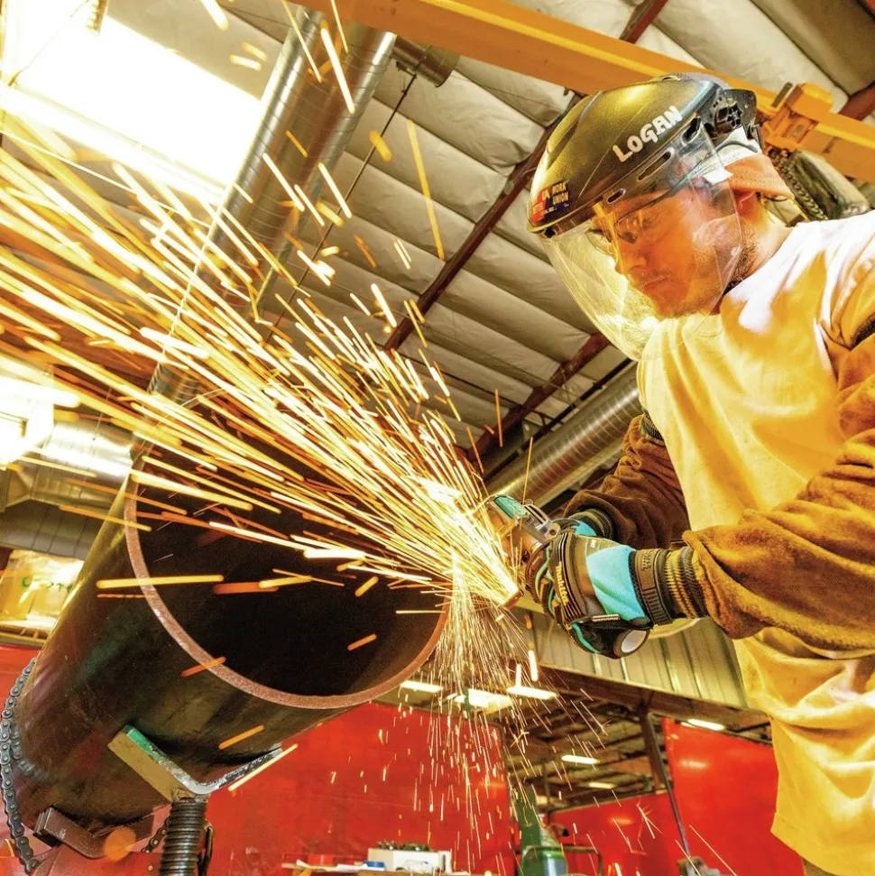 Makita 40V Max XGT Brushless Lithium-Ion 5 in. Cordless X-LOCK AWS Angle Grinder with Electric Brake Kit (4 Ah)