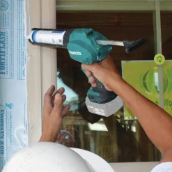 Makita XGC01Z 18V LXT Cordless Lithium-Ion 10 oz. Caulk and Adhesive Gun (Tool Only)