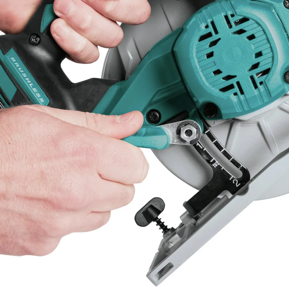 Makita XSH03Z 18V LXT Li-Ion 6-1/2 in. Brushless Circular Saw (Tool Only)