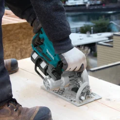 Makita XSR01PT 18V X2 (36V) LXT Brushless Lithium-Ion 7-1/4 in. Cordless Rear Handle Circular Saw Kit with 2 Batteries (5 Ah)