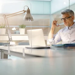 MasterVision GL2001393 Protector Series 35.4 in. x 0.16 in. x 35.4 in. Frameless Glass Desktop Divider - Clear/Aluminum (1/Carton)