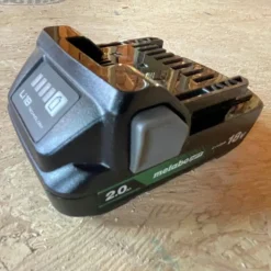 Metabo HPT (2) 18V 2 Ah Lithium-Ion Batteries with Charger Kit