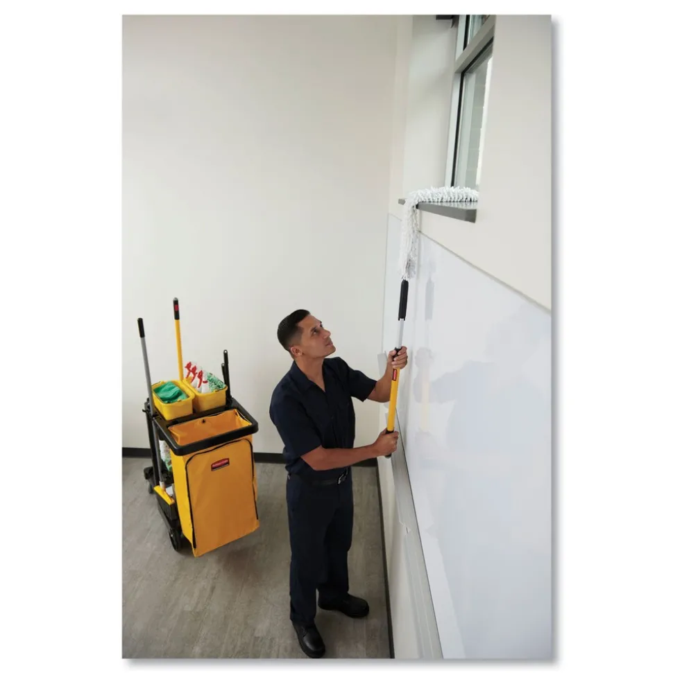 Rubbermaid Commercial 17.25 in. x 30.5 in. 24 Gallon Zippered Vinyl Cleaning Cart Bag - Yellow