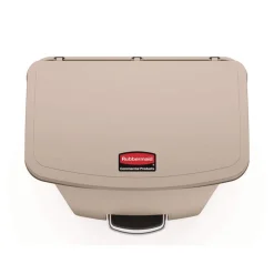 Rubbermaid Commercial Streamline 18-Gallon Resin Front Step Style Step-On Container - Beige