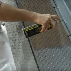 Rust-Oleum RSTV2143838CT Hard Hat 15 oz High Performance V2100 System Enamel Spray Paint - Gloss Safety Yellow (6/Carton)