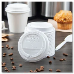 SOLO Traveler Cappuccino Style Dome Lid for 10 oz. to 24 oz. Cups - White (100/Pack, 10 Packs/Carton)