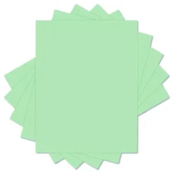 Universal 8.5 in. x 11 in. 20 lbs. Bond Weight Deluxe Colored Paper - Green (10 Reams/Carton)