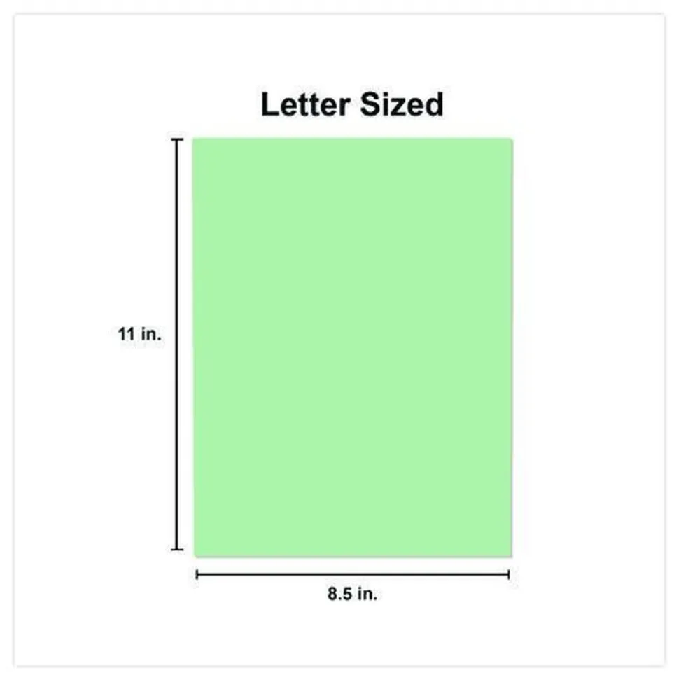Universal 8.5 in. x 11 in. 20 lbs. Bond Weight Deluxe Colored Paper - Green (10 Reams/Carton)
